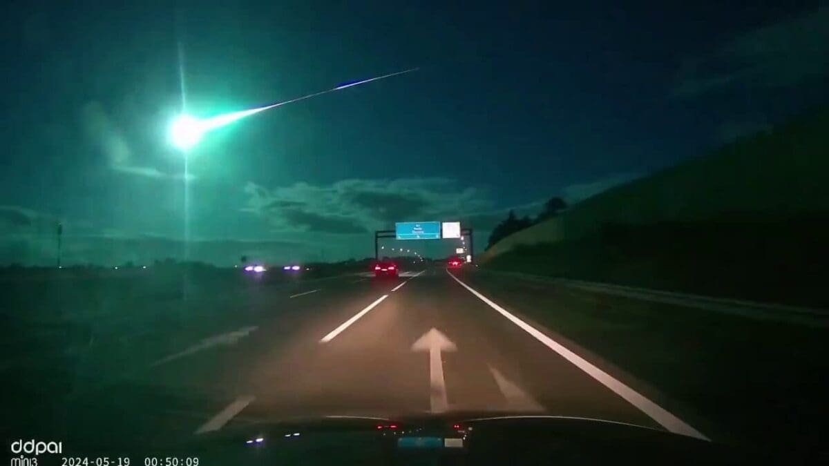 Cosmic Spectacle: Giant Meteor Turns Night Sky Blue Over Europe ...