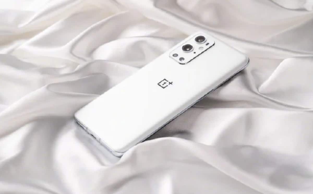 رسميًا إطلاق هاتف OnePlus 10 Pro المرتقب.. هل هو ترقية لهاتف OnePlus 9 Pro.. شاهد المقارنة