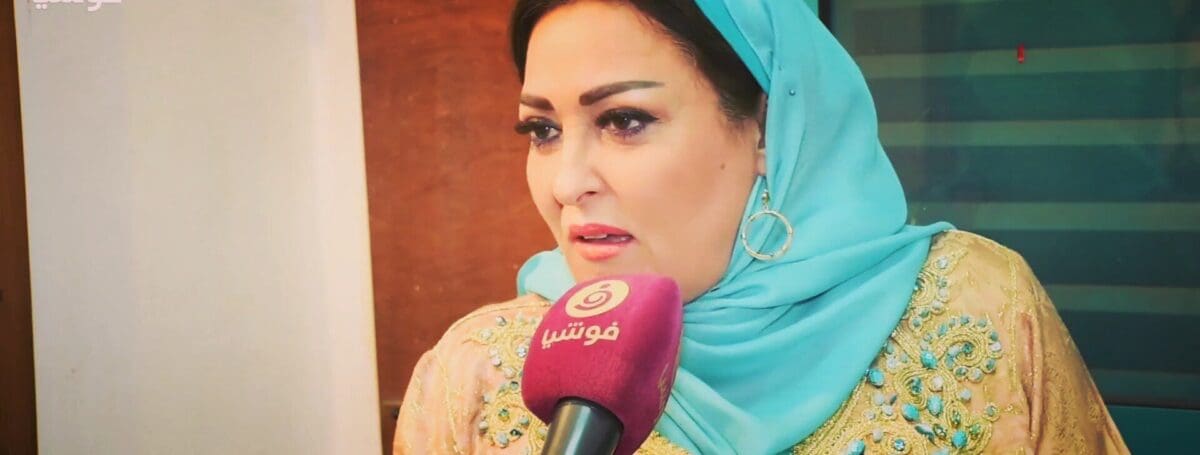 الفنانة نهال عنبر خلال أحد مداخلاتها أثناء أزمة كورونا 