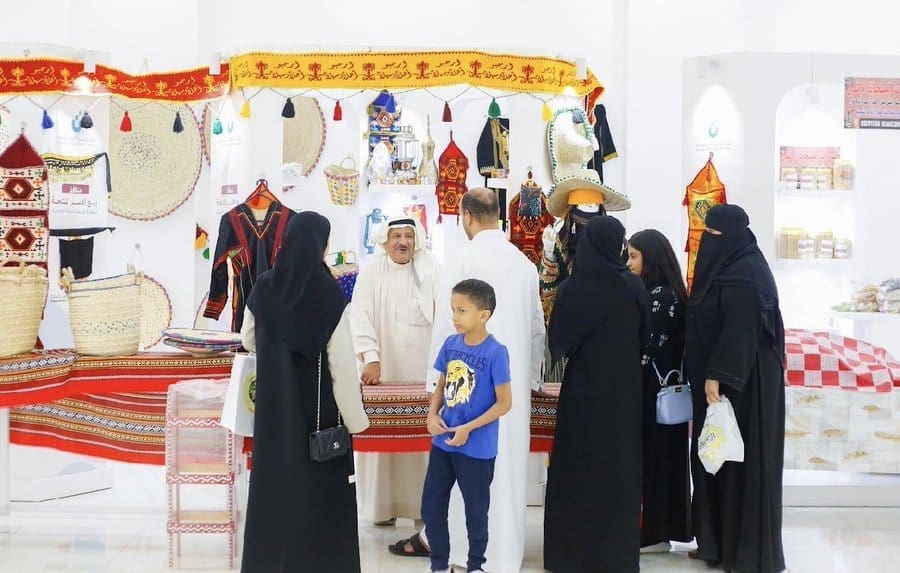 مهرجان العسل الدولي في الباحة يضم أكثر من 120 عارض ولا وجود للعسل المغشوش