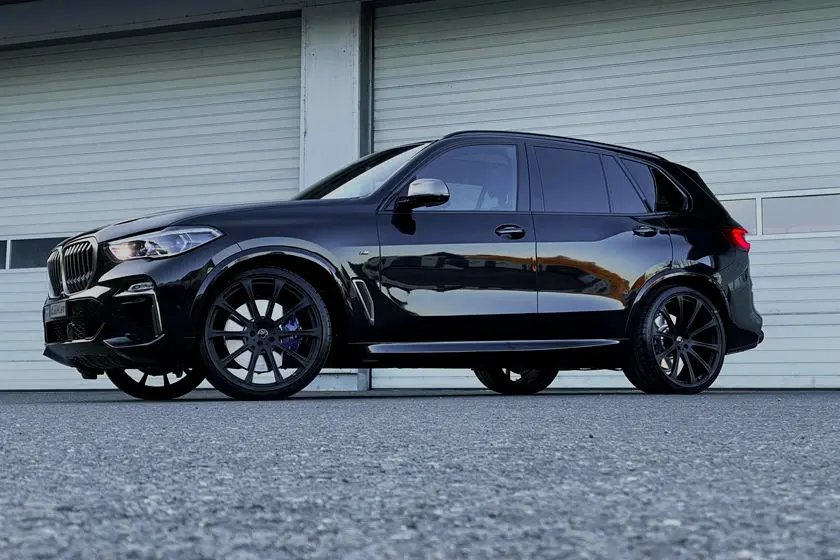 مميزات السلامة في bmw x5 2023