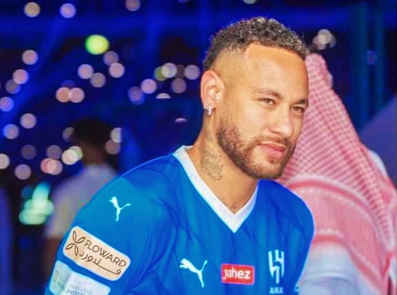 نيمار جونيور بقميص الهلال السعودي