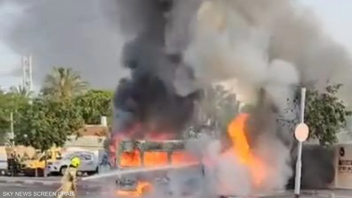 بالفيديو: انفجار حافلة في تل أبيب