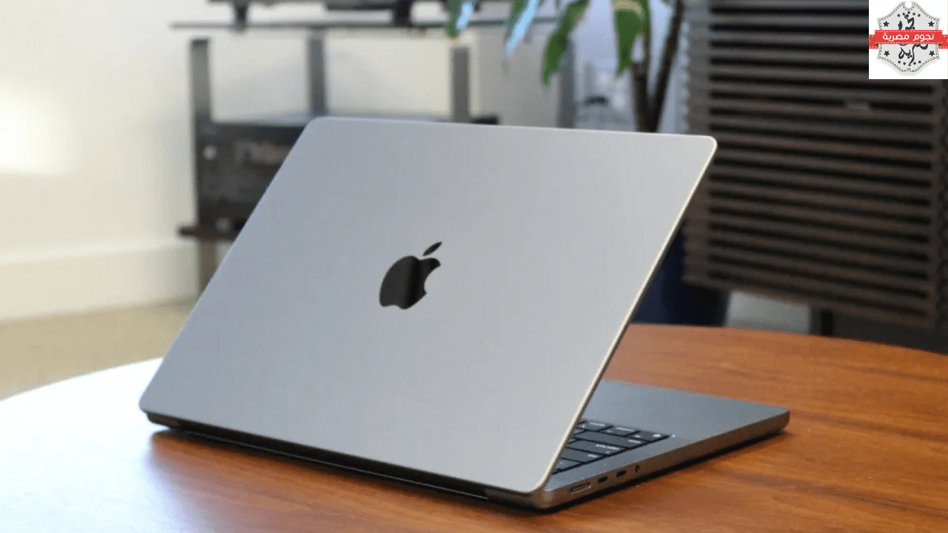 تسريب فيديوهات روسية تعرض جهاز MacBook Pro الجديد بمواصفات M4 قبل الإعلان الرسمي من Apple